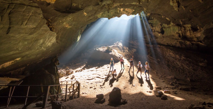 Tham Phu Pha Phet